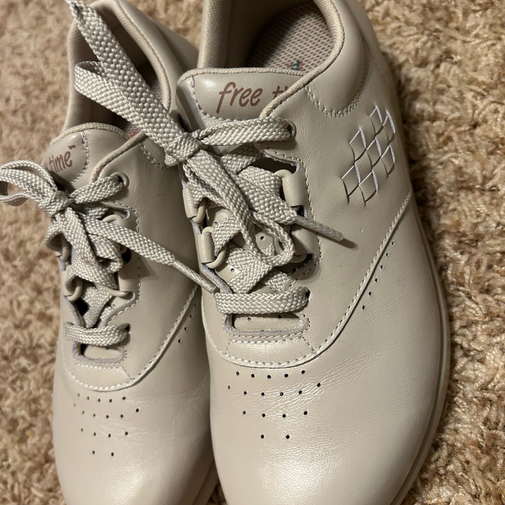 SAS size 7 women shoes - Picture 2 of 4